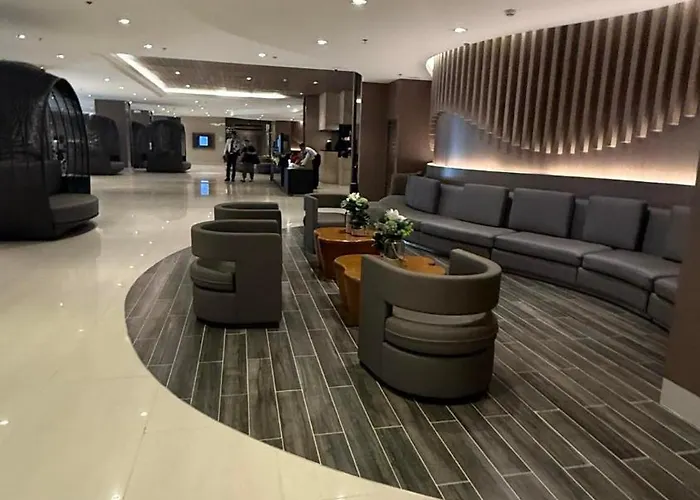 Apartamento Shore Residecnes Infront Of Moa, Netflix, Wifi Manila
