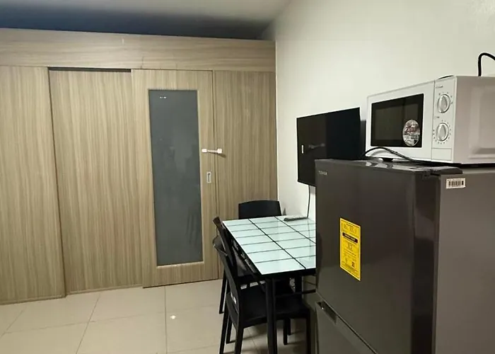 Shore Residecnes Infront Of Moa, Netflix, Wifi Manila
